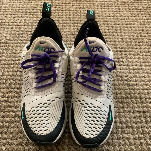 Nike Shoes - Nike Air 270 Sneakers
